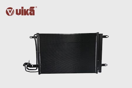 汽车冷凝器作用是什么？