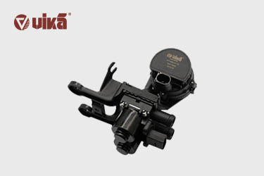 汽车暖水开关在哪里？