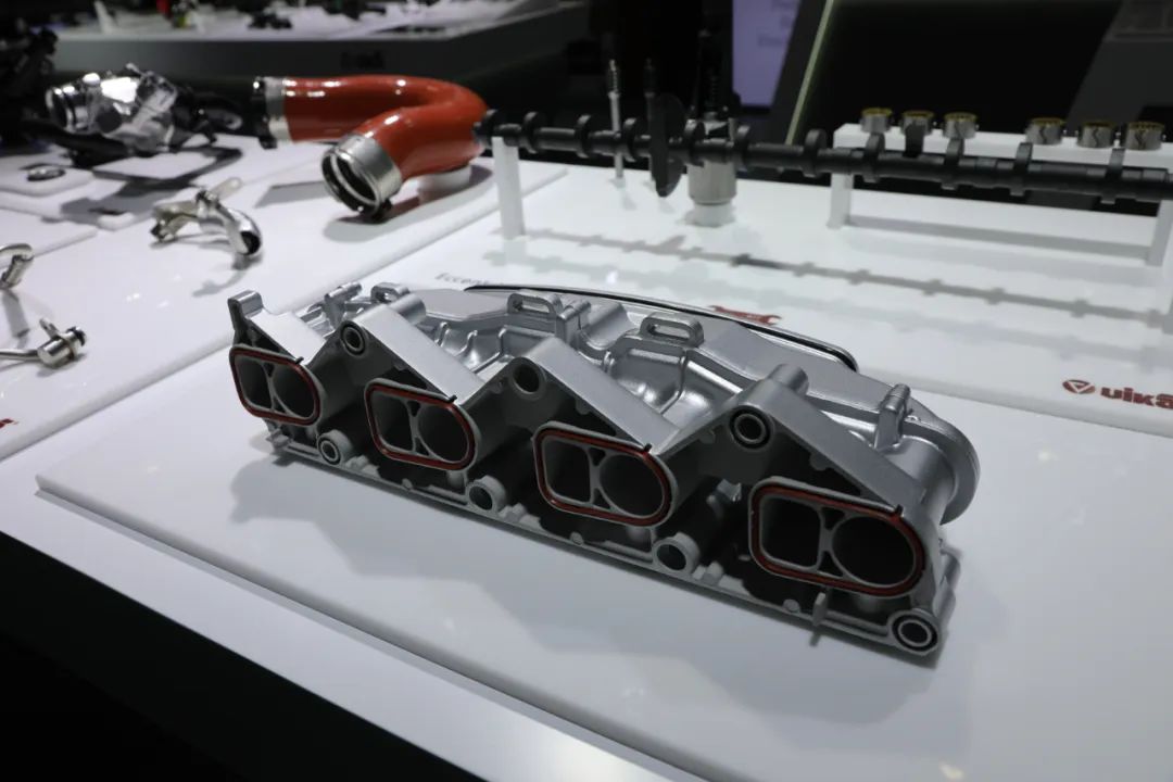 vika DPA宝马&梅赛德斯奔驰业务首次在上海法兰克福汽配展公开亮相