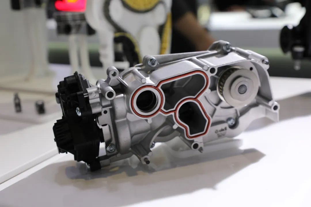 vika DPA宝马&梅赛德斯奔驰业务首次在上海法兰克福汽配展公开亮相