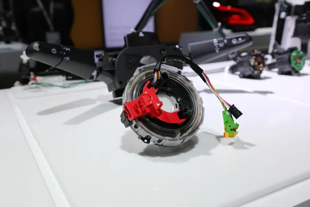 vika DPA宝马&梅赛德斯奔驰业务首次在上海法兰克福汽配展公开亮相