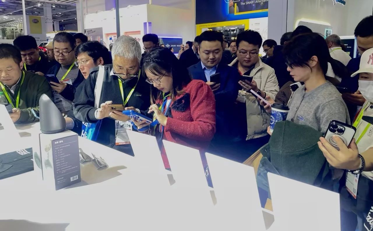 vika DPA展台活动